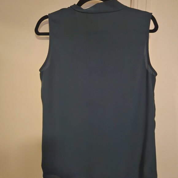 NORDSTROM RACK V-Neck Sleeveless Woven Shell TopGREEN PONDEROSA, Size Small - Picture 3 of 6